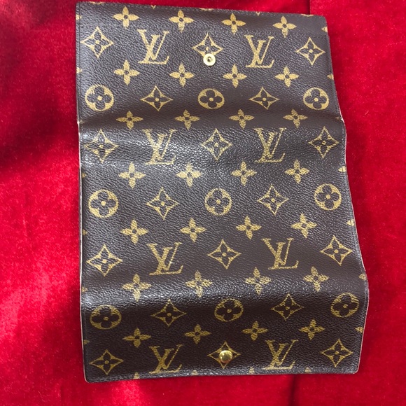 Authentic Louis Vuitton Monogram wallet lo… - Picture 13 of 16